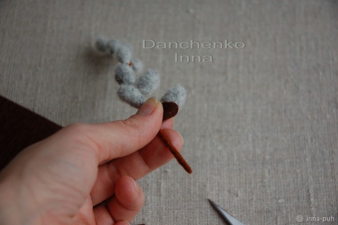 Создаем нежную веточку вербы из шерсти: часть 3 Создаем нежную веточку вербы из шерсти: часть 3