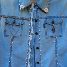 Превращаем джинсовую куртку в эксклюзивную жилетку