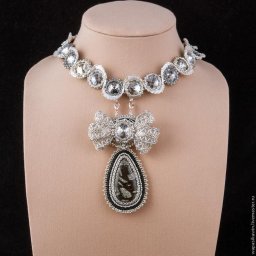 Плетение и вышивание броши "Precious Moments" с бантом: мастер-класс, часть 3