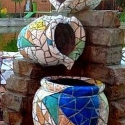 Роспись в стиле Гауди: декор паркового фонтанчика