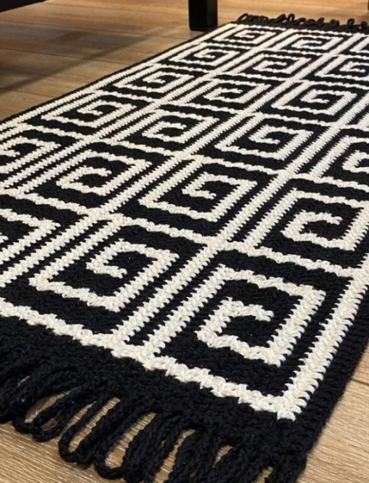 ​Коврик с узором-спиралями