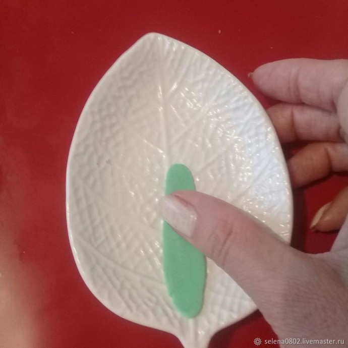 Создаём пион из холодного фарфора: часть 3