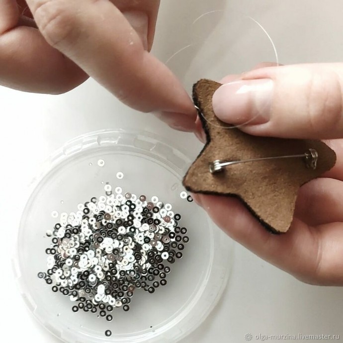Делаем брошь из бисера звезду: часть 4 Делаем брошь из бисера звезду: часть 4