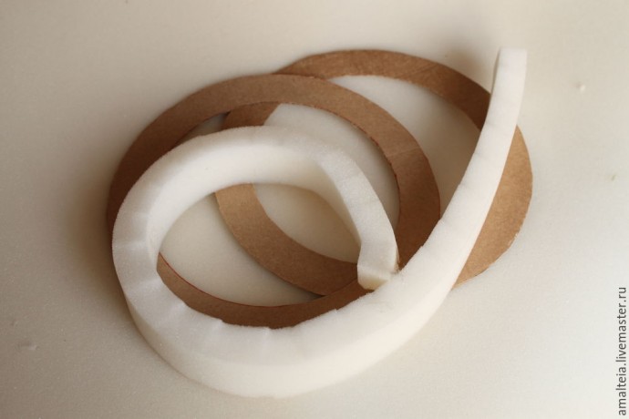 Создаем рождественские венок "В этом доме мы счастливы": часть 2