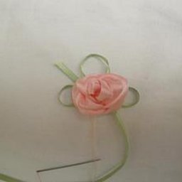 Розочка из атласной ленты за 1 минуту: часть 1