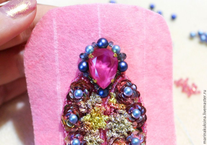 Создаем брошь жучка "Цветочник": часть 3