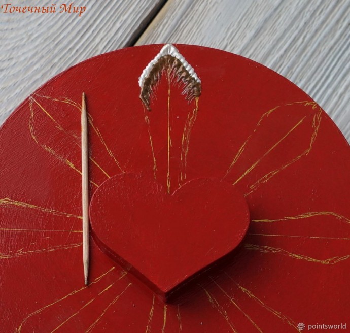 Процесс создания оригинальной шкатулки в технике контурной росписи: часть 2