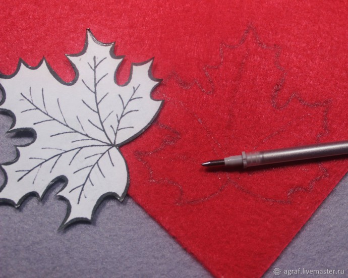 Брошь "Кленовый листочек" Брошь "Кленовый листочек"