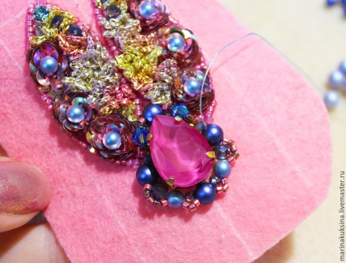 Создаем брошь жучка "Цветочник": часть 3