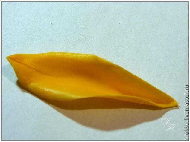 ​Тонировка цветов из полимерной глины масляными красками: часть 2