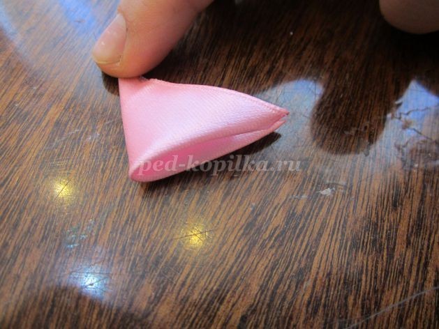 Цветок из атласных лент: мастер-класс, часть 1 Цветок из атласных лент: мастер-класс, часть 1