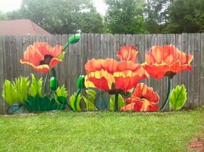 Красочные заборы украсят любой участок