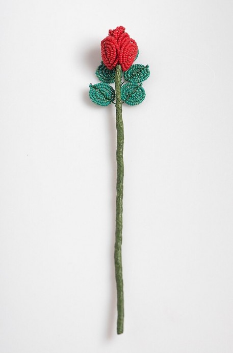 ​Маленькие розочки из бисера