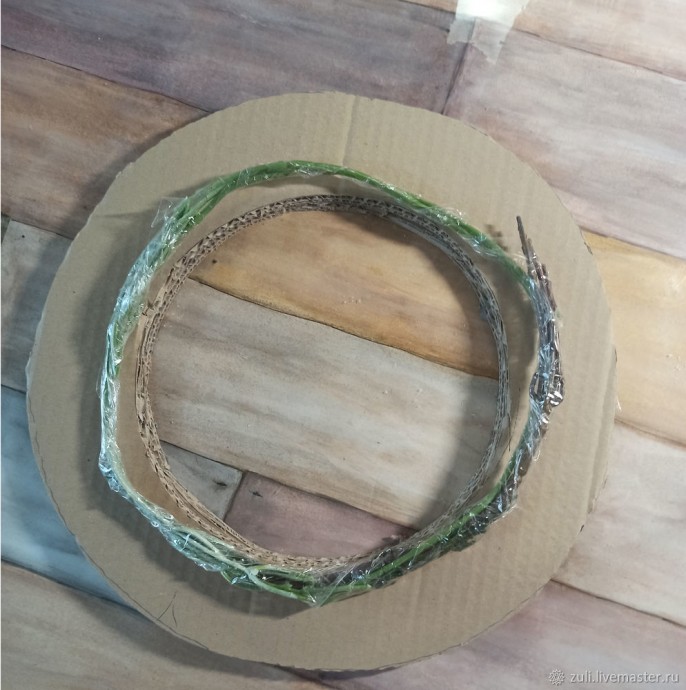 Создаём рождественский венок: часть 3