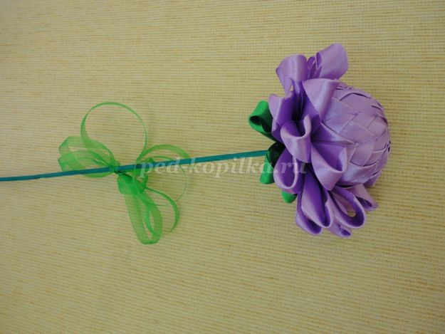 Фантазийный цветок из атласных лент: часть 3 Фантазийный цветок из атласных лент: часть 3