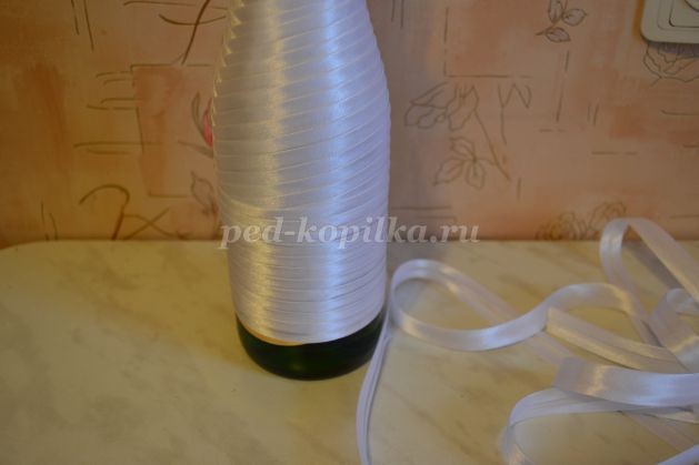 Украшение бутылок шампанского на свадьбу: мастер-класс, часть 1 Украшение бутылок шампанского на свадьбу: мастер-класс, часть 1