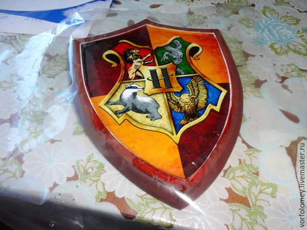 ​Как сделать своими руками герб из дерева