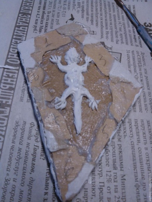 Создаем "каменную" подвеску из картона