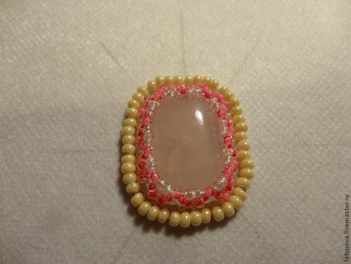 ​Брошь из бисера и лент: часть 2