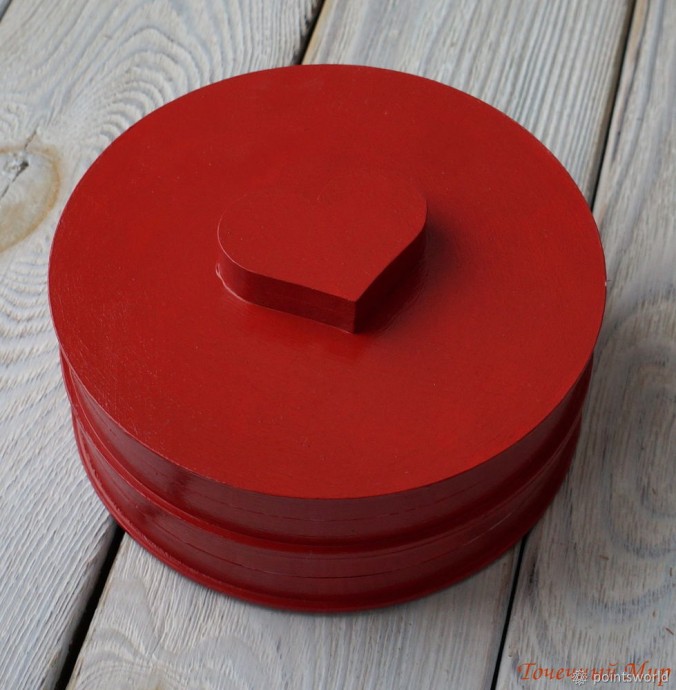 Процесс создания оригинальной шкатулки в технике контурной росписи: часть 1