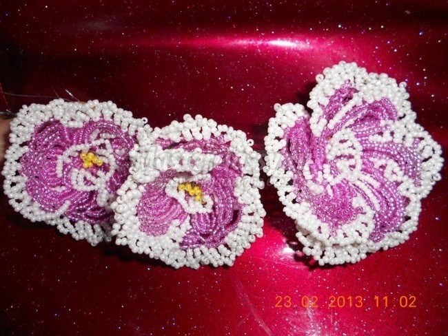 Гибискус из бисера Гибискус из бисера