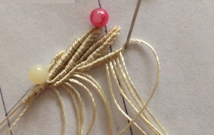 Плетеные серьги "Васильки" Плетеные серьги "Васильки"