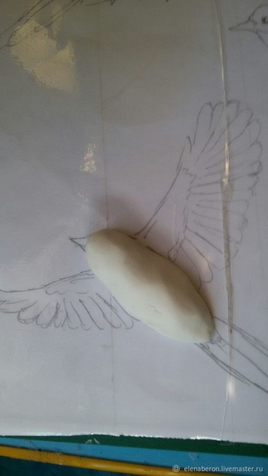 ​Мастерим голубую сороку из глины: часть 1