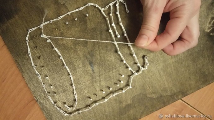 Панно в стиле нитяной графики