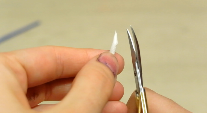 Декорируем радужный горшочек из пластикового ведерка и салфеток