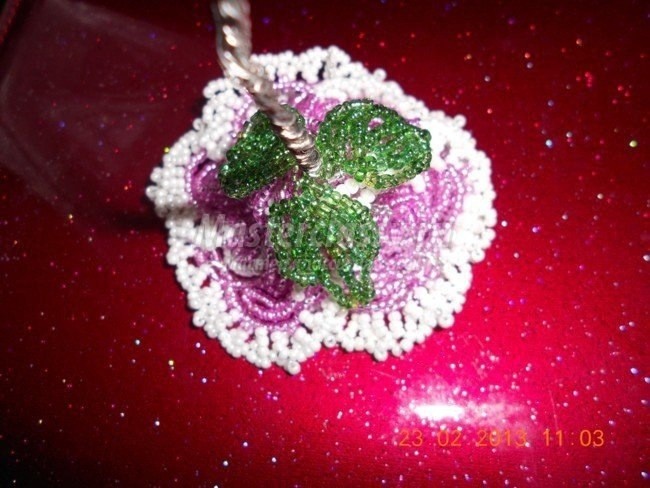 Гибискус из бисера Гибискус из бисера