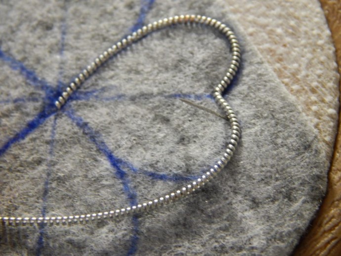 ​Создание броши "Клевер" из бисера: мастер-класс, часть 1