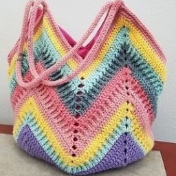 ​Сумка крючком с треугольным узором