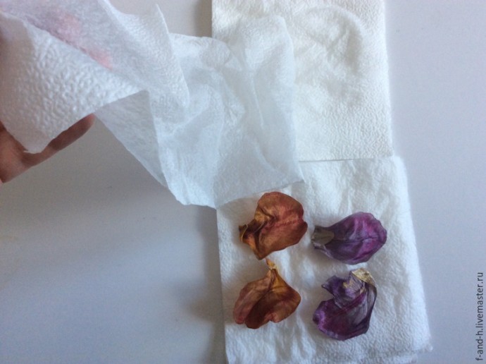 ​Как своими руками сделать "бейджики" для хранения сухих цветов: часть 2