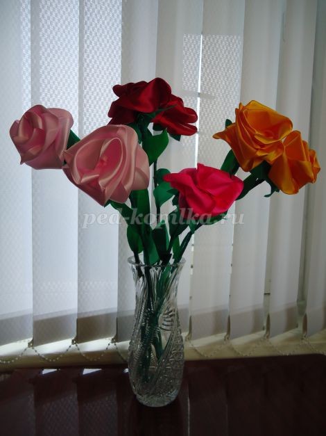 Букет роз из атласных лент: часть 3 Букет роз из атласных лент: часть 3