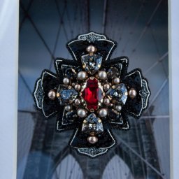 Черная брошь-орден для самых торжественных случаев: часть 4