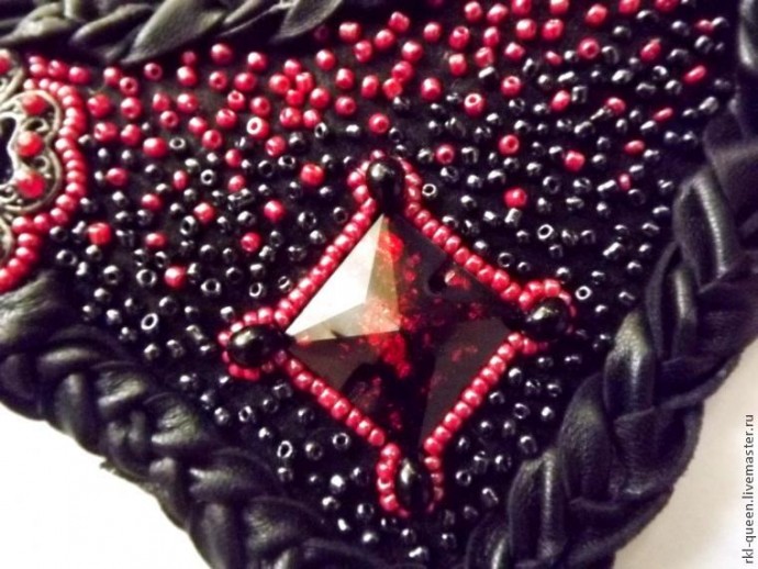 ​Создаем вышитое бисером колье "Воротничок" с элементами кожи: часть 3