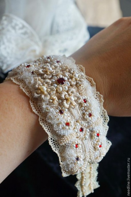 ​Браслеты из ткани и кружева