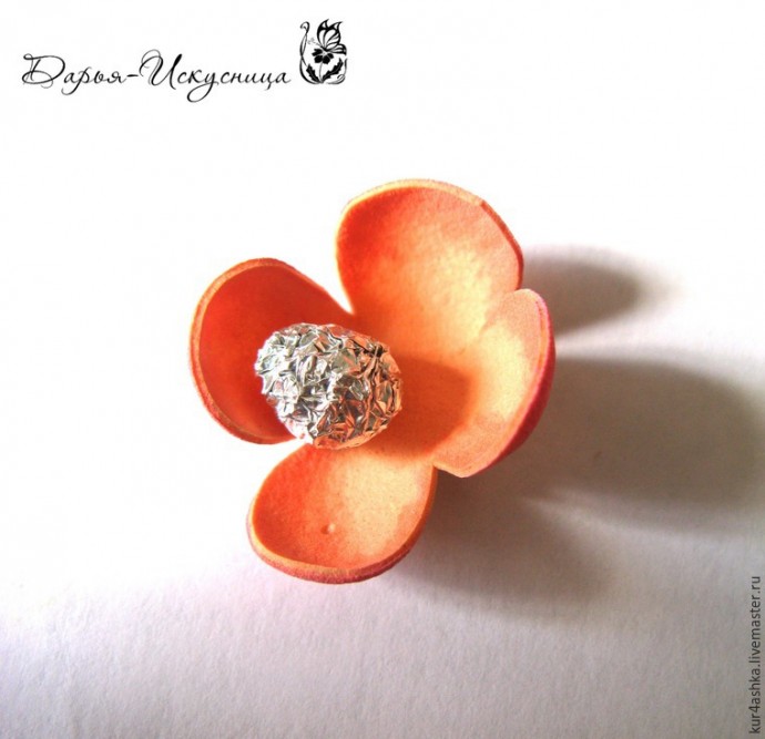 Декорируем свечу для семейного очага с цветами из фоамирана: часть 3