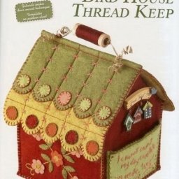 Швейный органайзер в виде домика из фетра