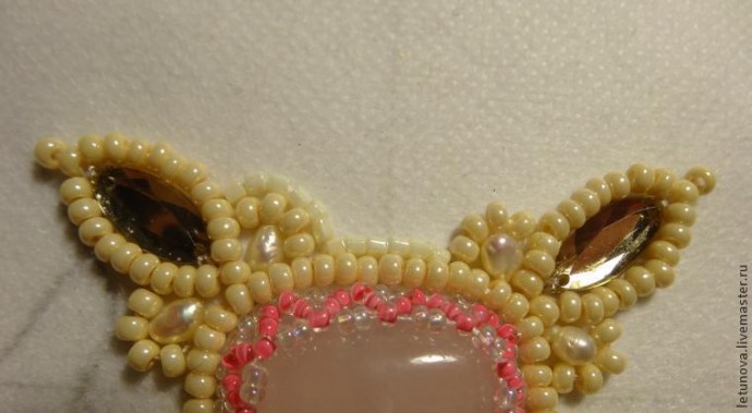 ​Брошь из бисера и лент: часть 3