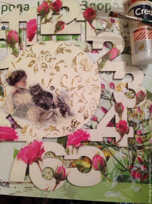 Создаём настенные часы в стиле шебби шик: часть 3 Создаём настенные часы в стиле шебби шик: часть 3