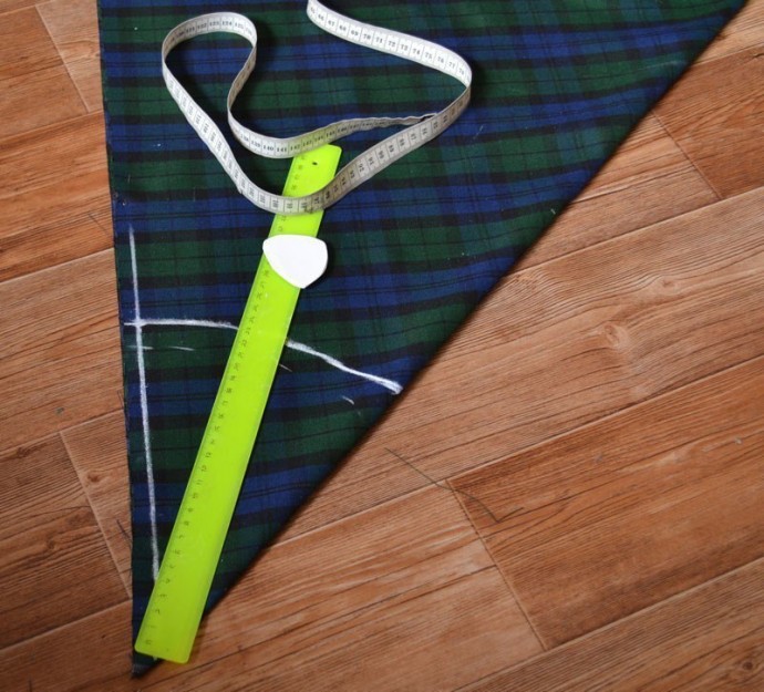 Выкраиваем юбку-полусолнце прямо на ткани