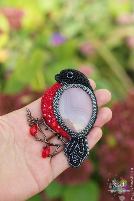 Снегири-броши: мастер-класс