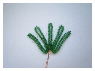 Создаем куст роз из бисера: часть 3