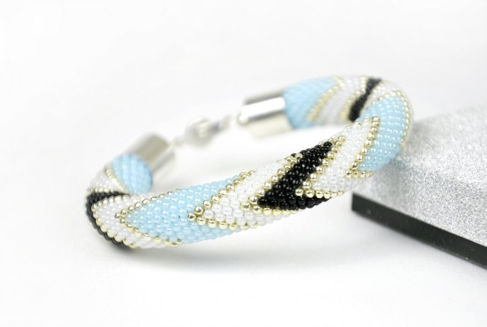 Жгут в  изысканной цветовой гамме