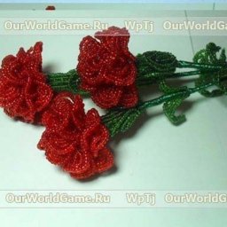 ​Красные гвоздики из бисера