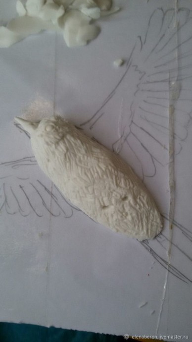 ​Мастерим голубую сороку из глины: часть 1