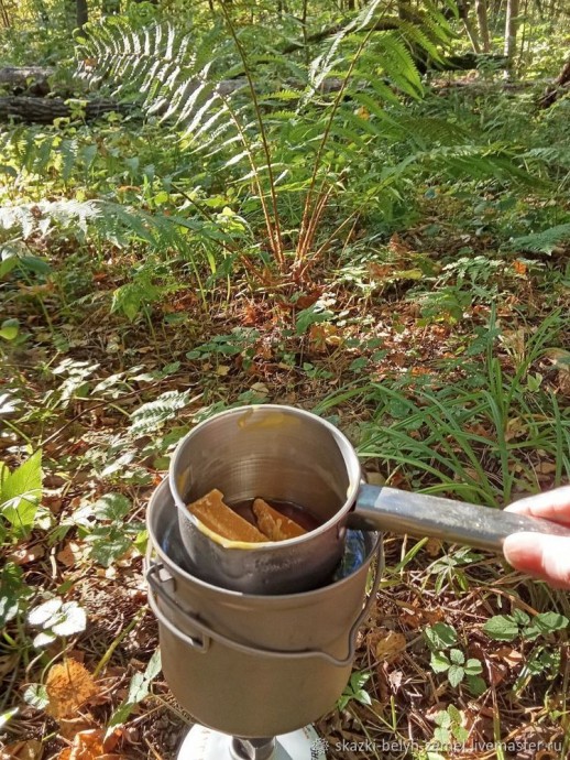 Изготовление земляных травных свечей в лесу Изготовление земляных травных свечей в лесу