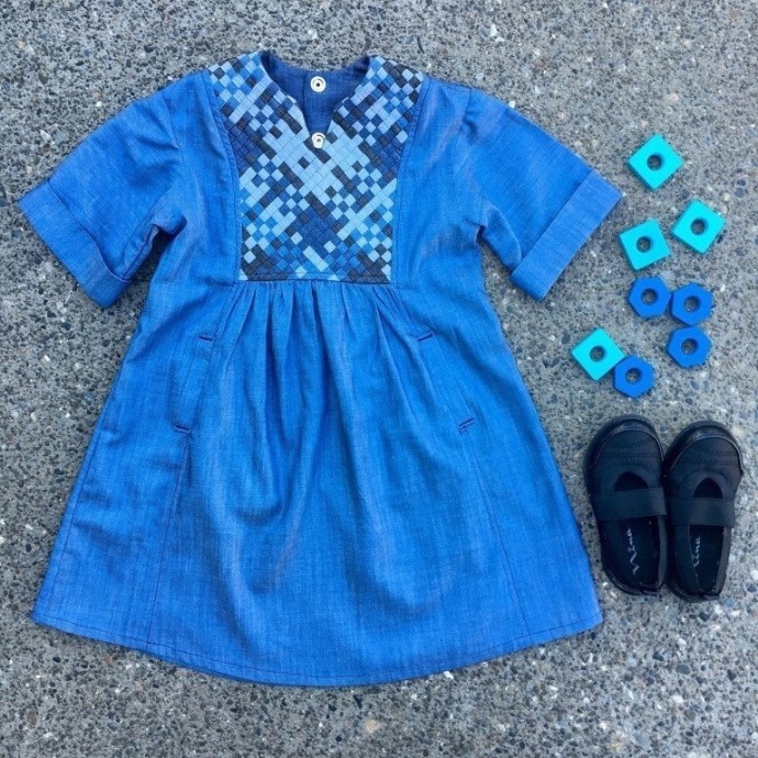 Платье с плетёнкой спереди Платье с плетёнкой спереди