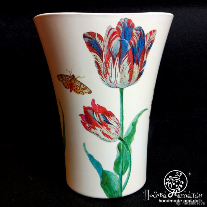 ​Декорируем пластиковую вазу имитацией фарфора и росписи